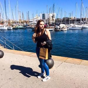 Meet your Posher, Julia